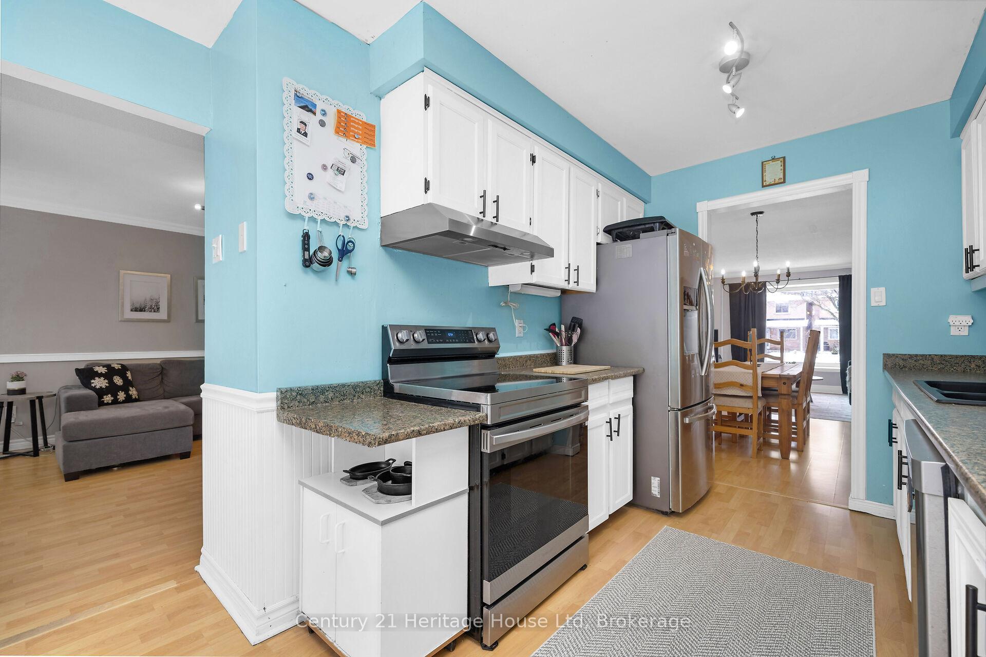 Photo 15 of 41 Royal Palm Drive, Brampton, Heart Lake East — HOMEH