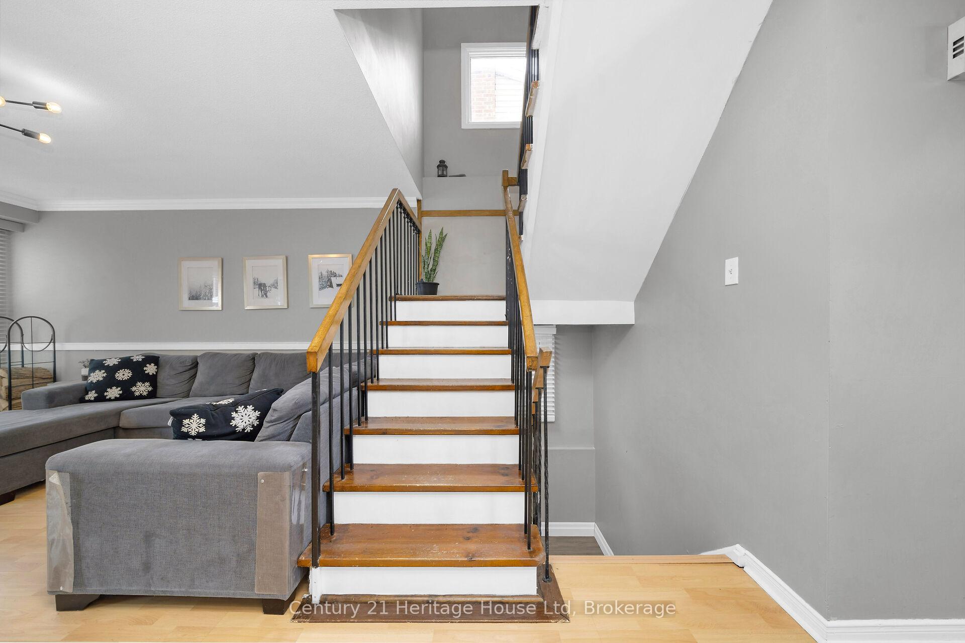 Photo 20 of 41 Royal Palm Drive, Brampton, Heart Lake East — HOMEH