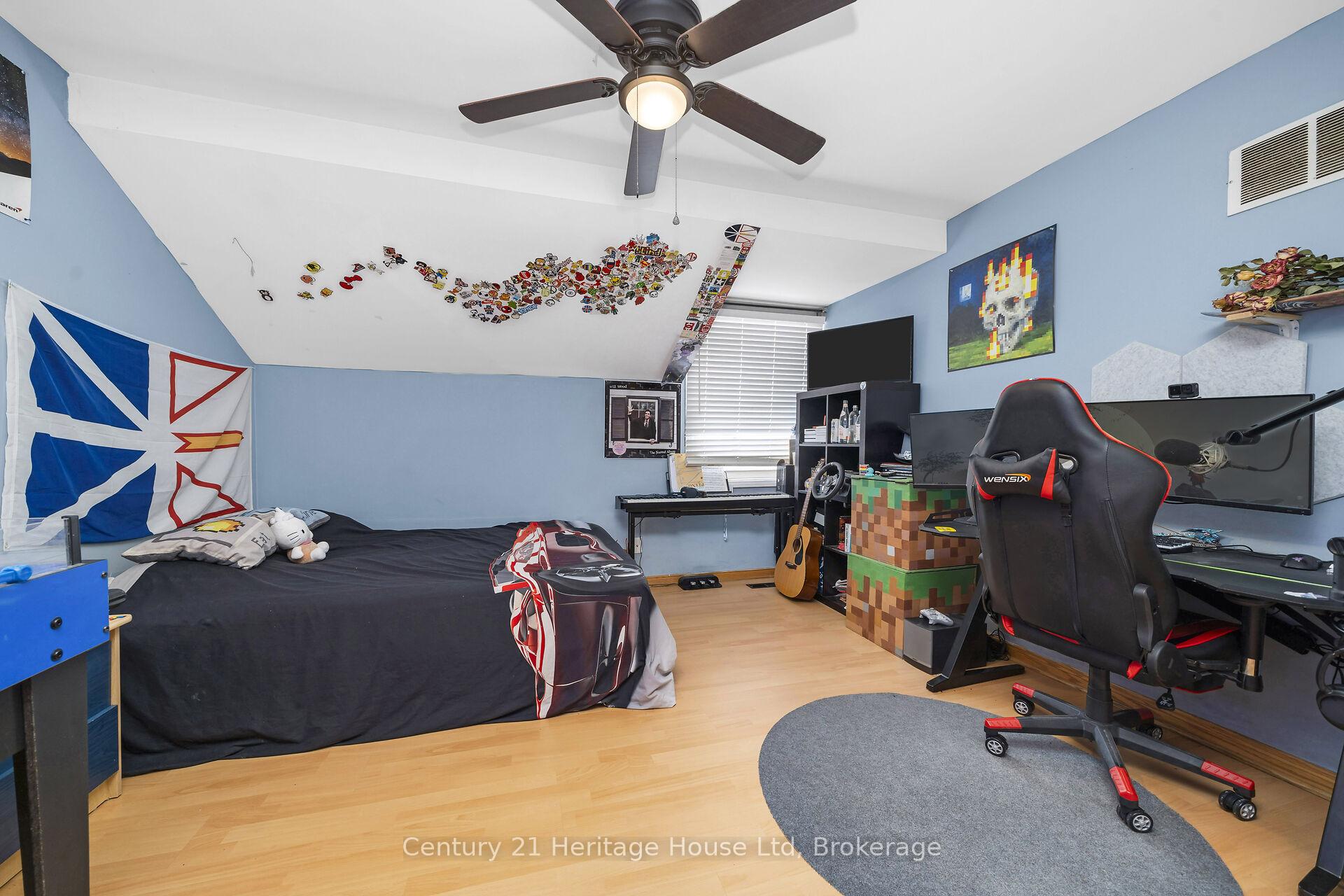 Photo 23 of 41 Royal Palm Drive, Brampton, Heart Lake East — HOMEH