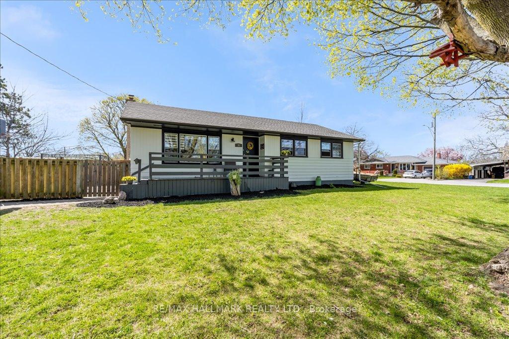Photo 3 of 10 Cayuga Street, St. Catharines, Haig — HOMEH