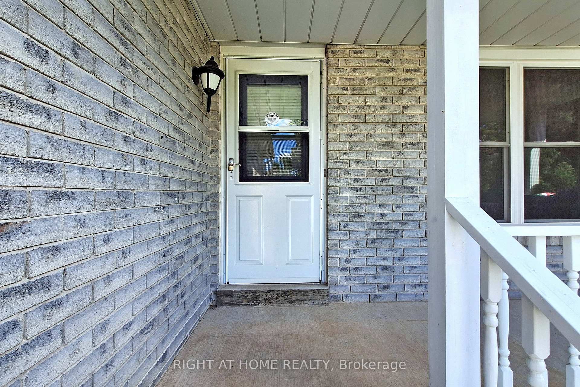 Photo 3 of 9 Ward Drive, Barrie, Painswick South — HOMEH