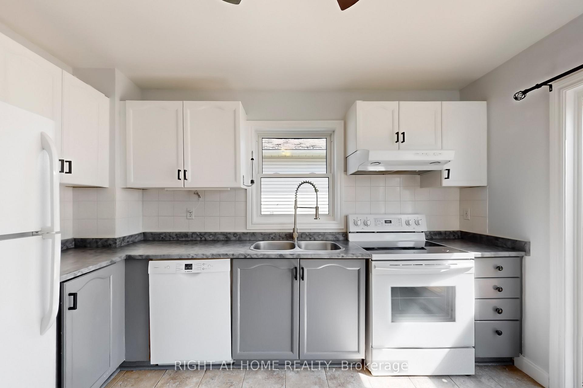 Photo 7 of 9 Ward Drive, Barrie, Painswick South — HOMEH