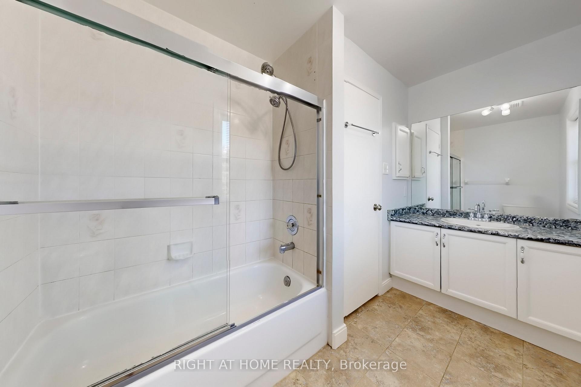 Photo 15 of 9 Ward Drive, Barrie, Painswick South — HOMEH