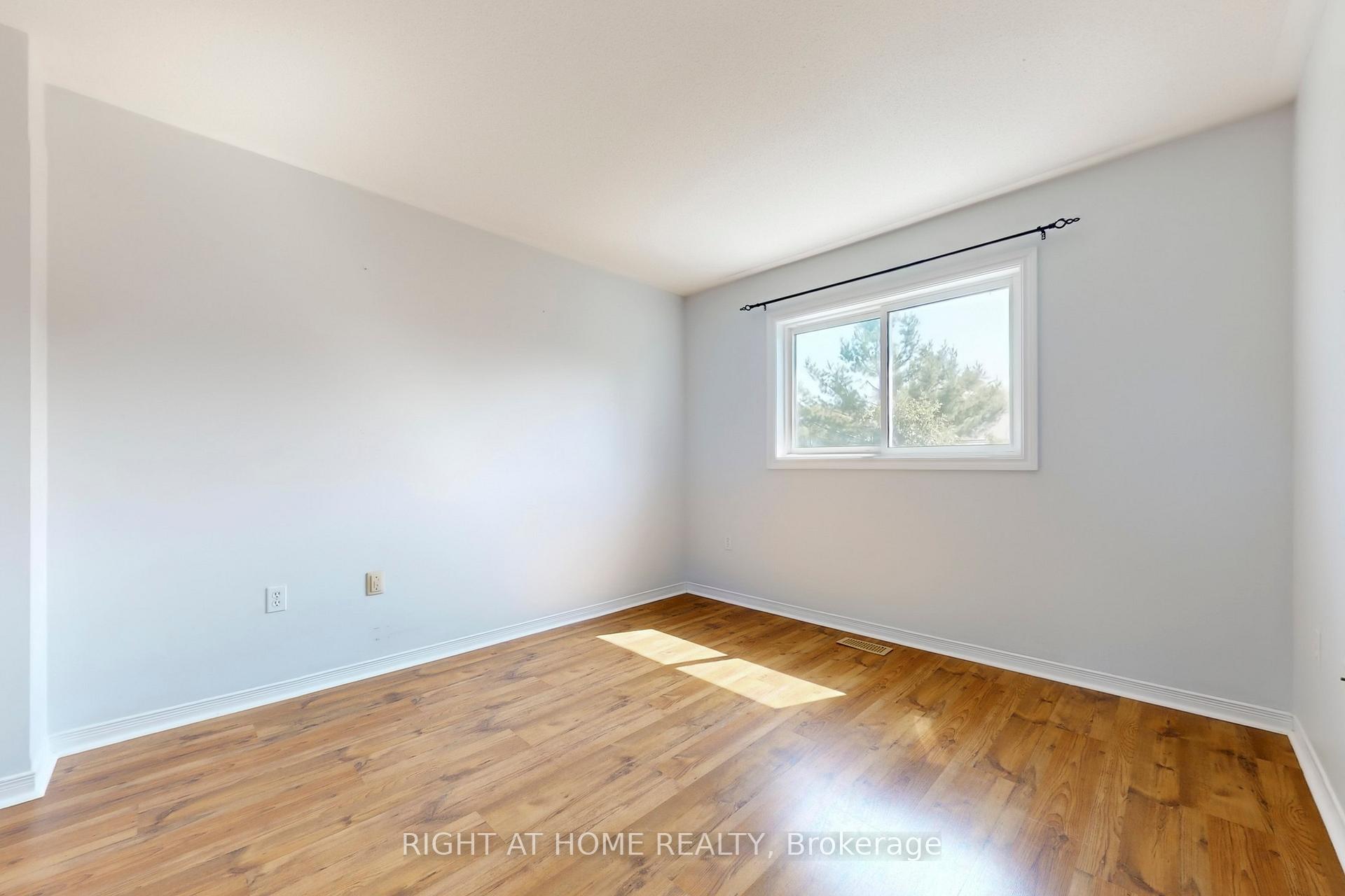 Photo 17 of 9 Ward Drive, Barrie, Painswick South — HOMEH