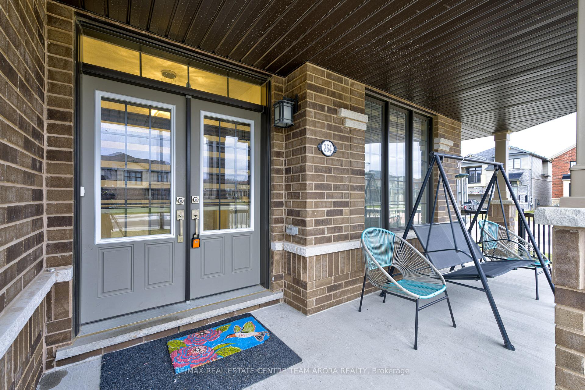 Photo 4 of 264 Bedrock Drive, Hamilton, Stoney Creek Mountain — HOMEH