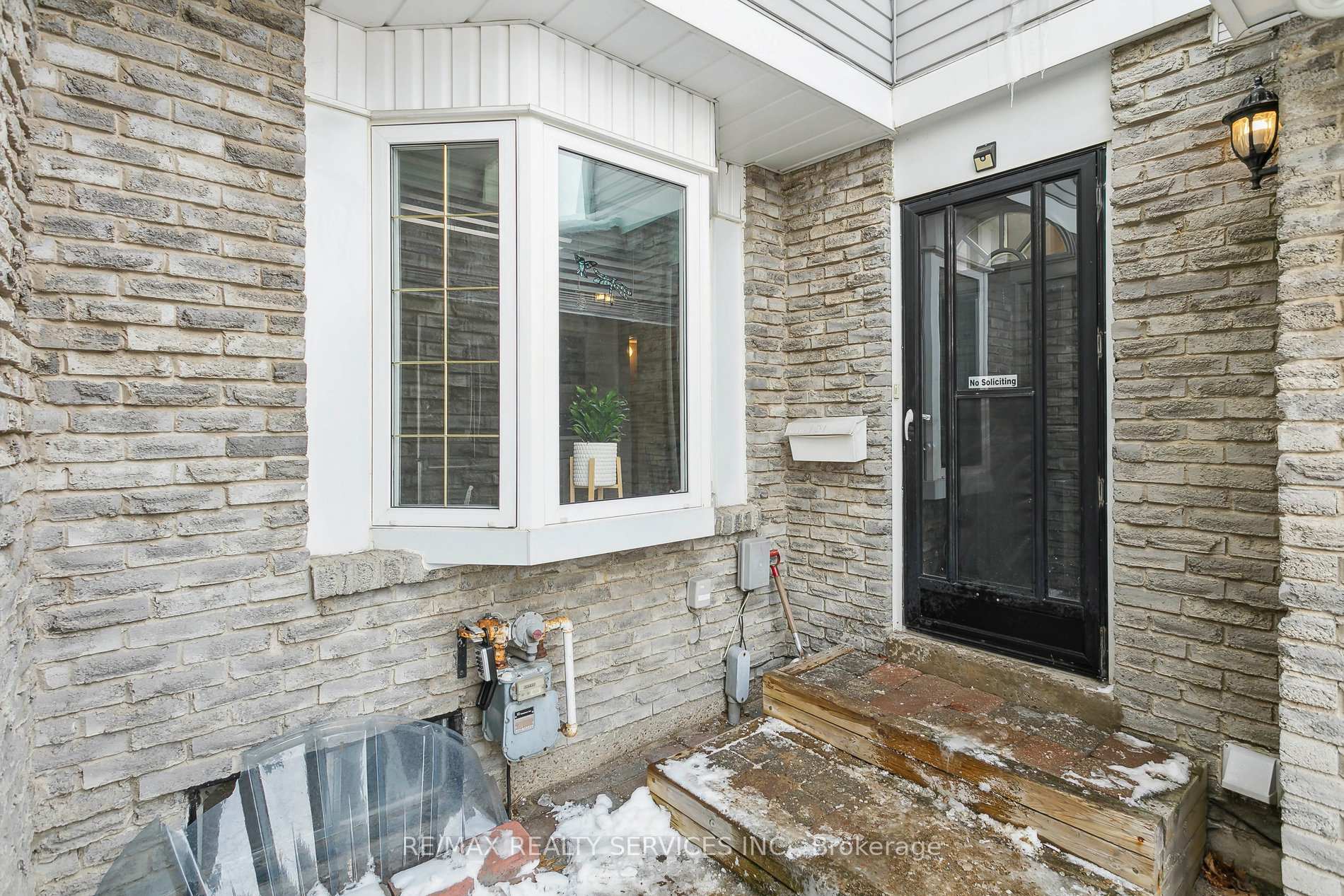 Photo 5 of 101 Greene Drive, Brampton, Madoc — HOMEH