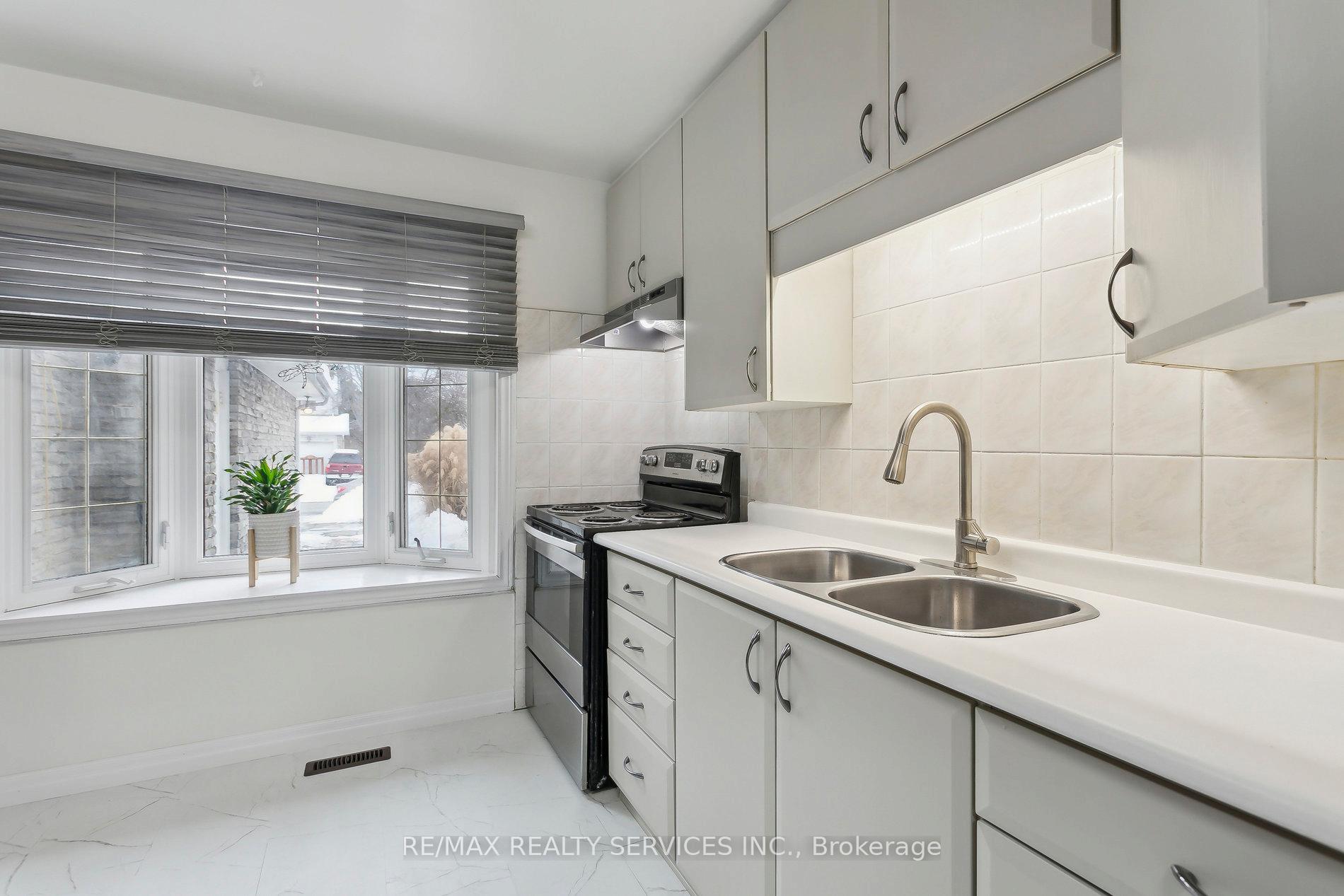 Photo 10 of 101 Greene Drive, Brampton, Madoc — HOMEH