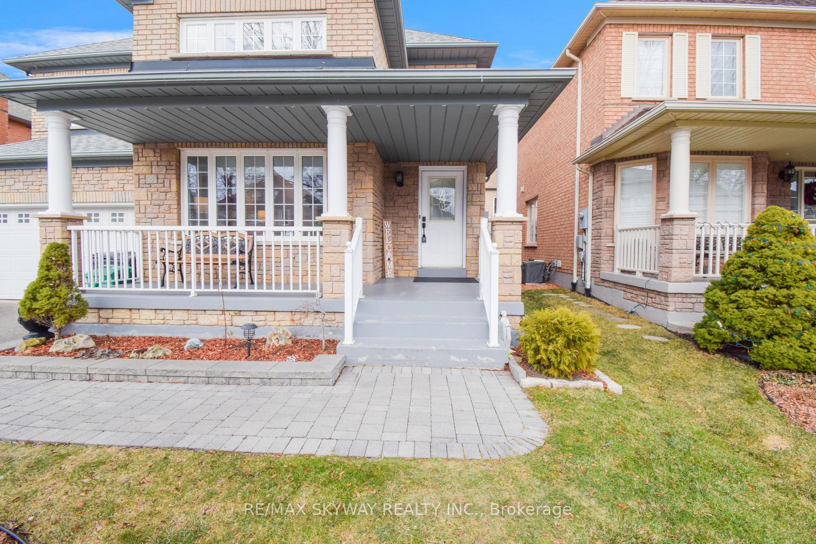 Photo 2 of 21 Badger Avenue E, Brampton, Sandringham-Wellington — HOMEH