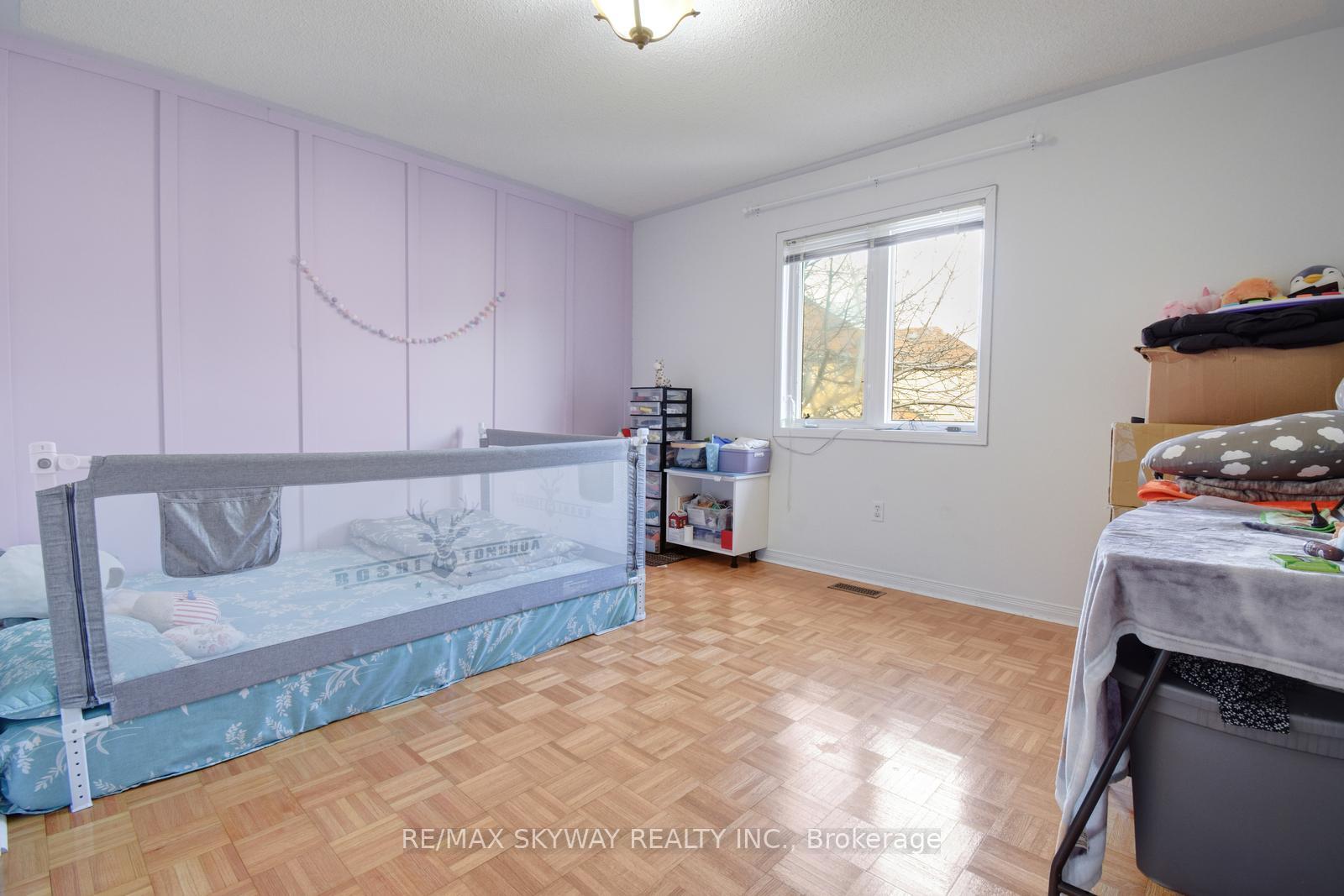 Photo 25 of 21 Badger Avenue E, Brampton, Sandringham-Wellington — HOMEH