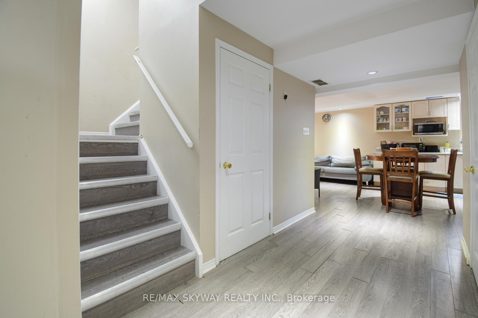Photo 29 of 21 Badger Avenue E, Brampton, Sandringham-Wellington — HOMEH