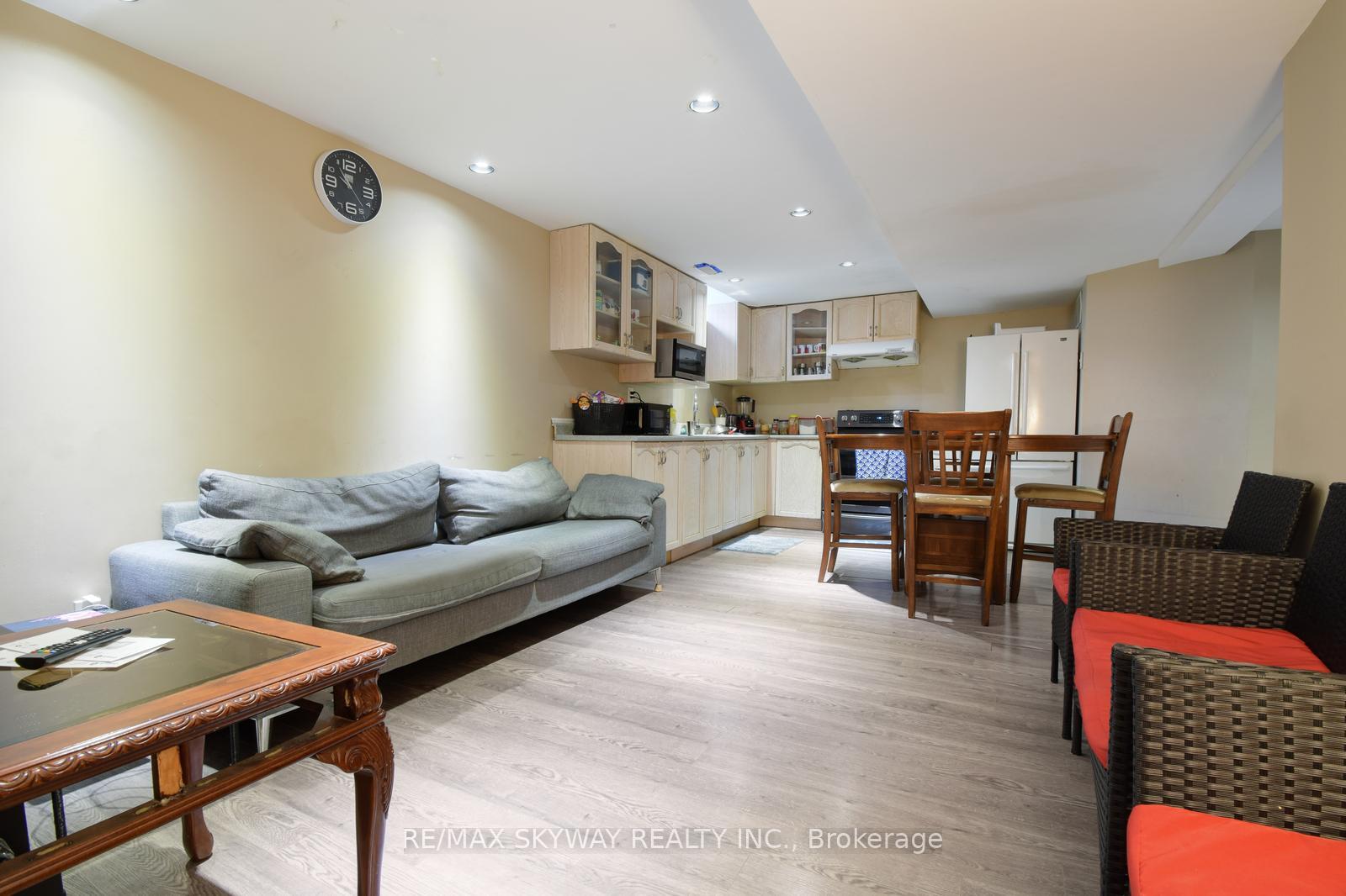Photo 32 of 21 Badger Avenue E, Brampton, Sandringham-Wellington — HOMEH