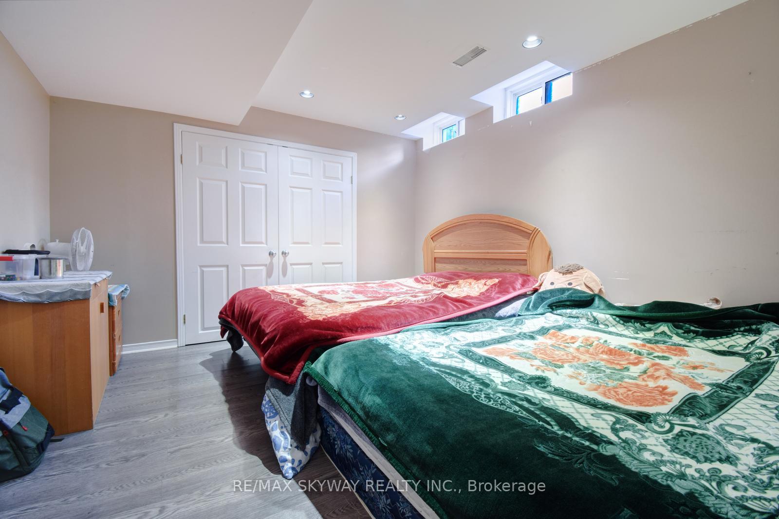 Photo 33 of 21 Badger Avenue E, Brampton, Sandringham-Wellington — HOMEH