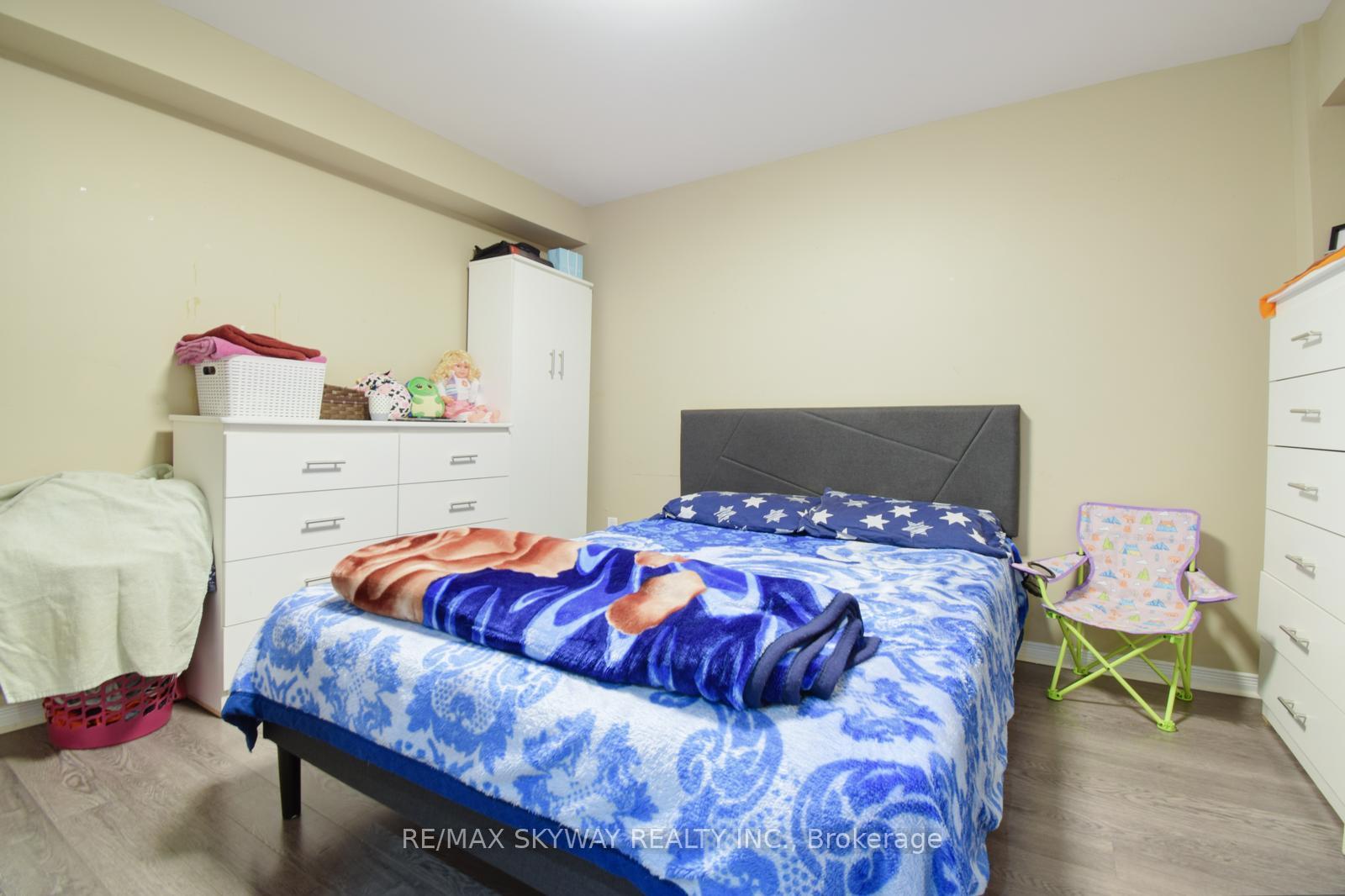 Photo 34 of 21 Badger Avenue E, Brampton, Sandringham-Wellington — HOMEH