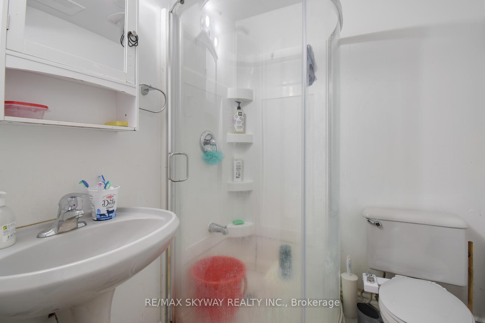Photo 35 of 21 Badger Avenue E, Brampton, Sandringham-Wellington — HOMEH