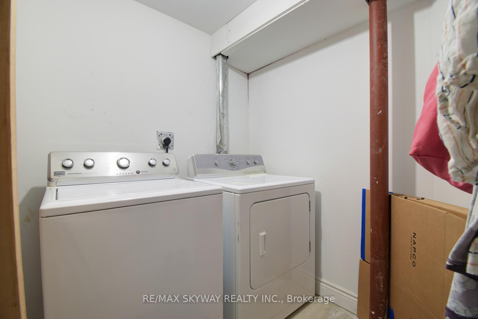 Photo 36 of 21 Badger Avenue E, Brampton, Sandringham-Wellington — HOMEH