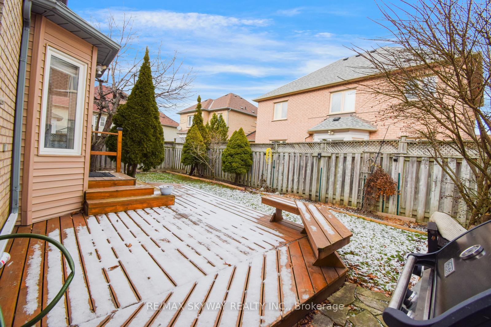 Photo 37 of 21 Badger Avenue E, Brampton, Sandringham-Wellington — HOMEH