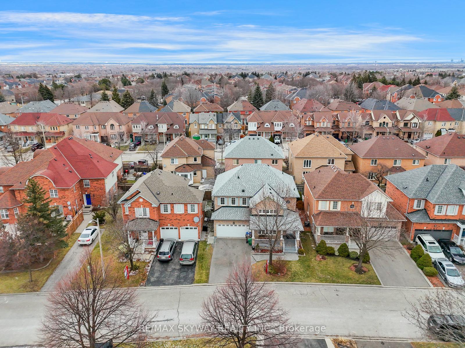 Photo 39 of 21 Badger Avenue E, Brampton, Sandringham-Wellington — HOMEH