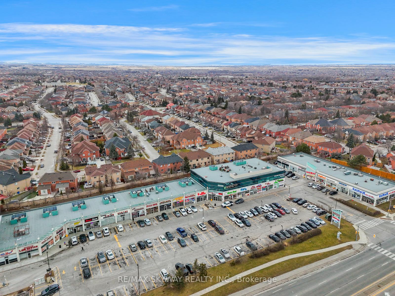 Photo 40 of 21 Badger Avenue E, Brampton, Sandringham-Wellington — HOMEH