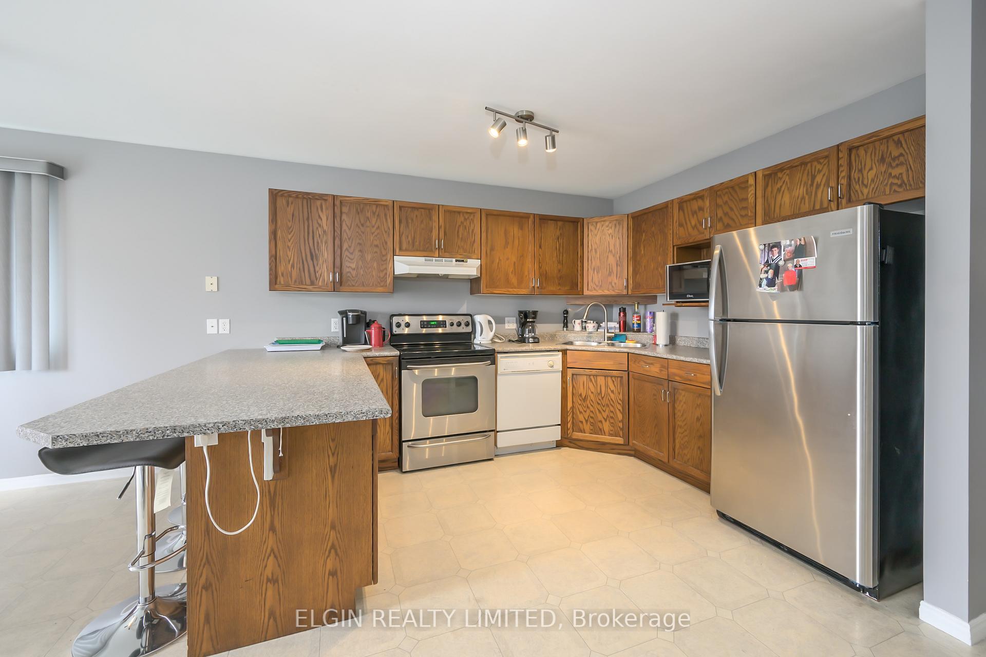 Photo 3 of 623 Highview Drive, St. Thomas — HOMEH