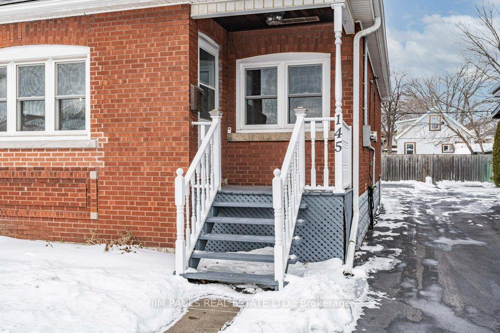 Photo 3 of 145 Weir Street N, Hamilton, Homeside — HOMEH