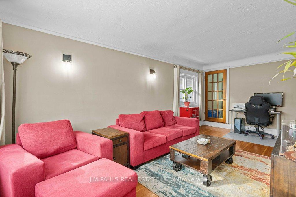 Photo 5 of 145 Weir Street N, Hamilton, Homeside — HOMEH