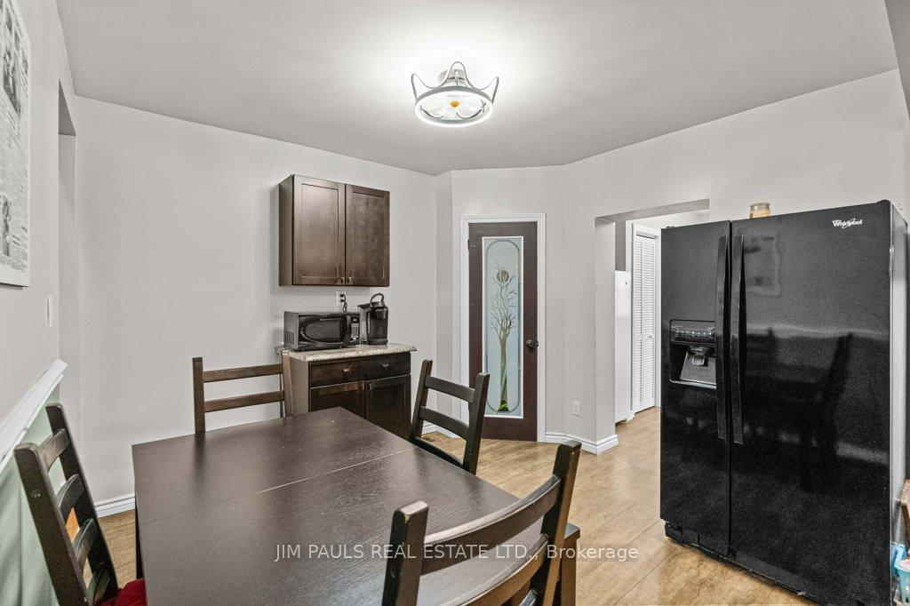 Photo 11 of 145 Weir Street N, Hamilton, Homeside — HOMEH
