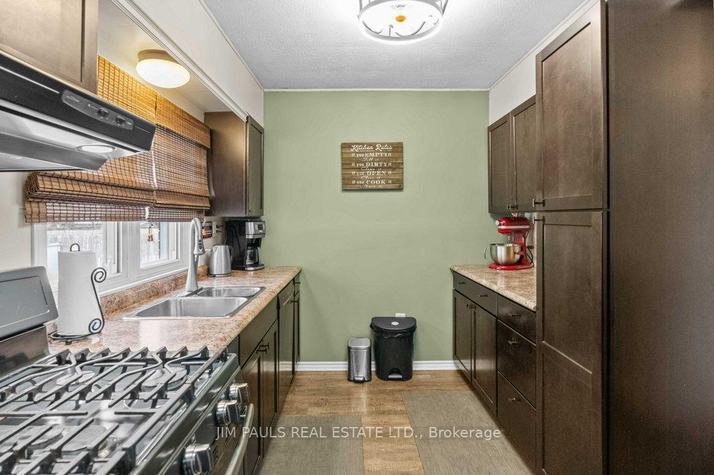 Photo 12 of 145 Weir Street N, Hamilton, Homeside — HOMEH