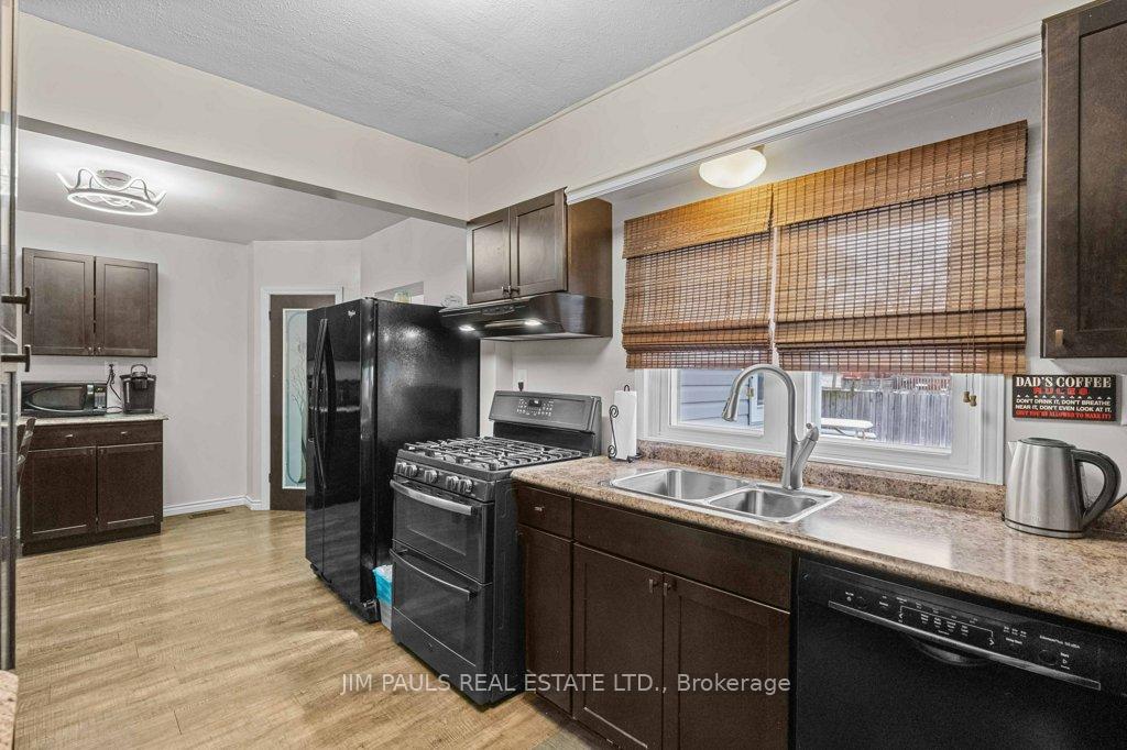 Photo 14 of 145 Weir Street N, Hamilton, Homeside — HOMEH
