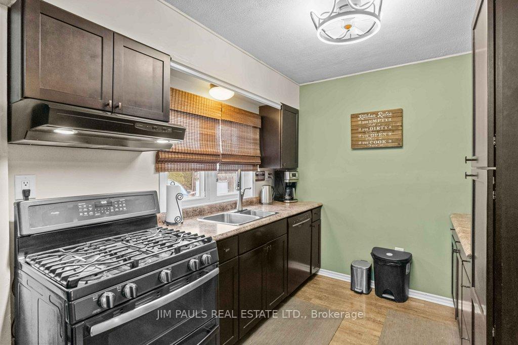 Photo 17 of 145 Weir Street N, Hamilton, Homeside — HOMEH