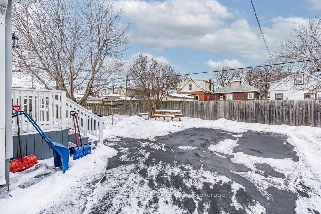 Photo 34 of 145 Weir Street N, Hamilton, Homeside — HOMEH