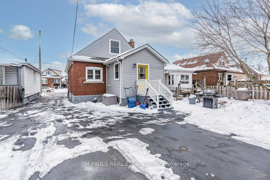 Photo 35 of 145 Weir Street N, Hamilton, Homeside — HOMEH