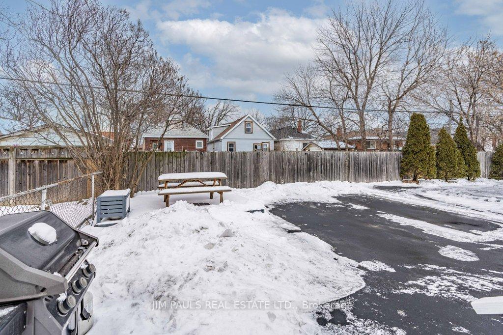 Photo 38 of 145 Weir Street N, Hamilton, Homeside — HOMEH