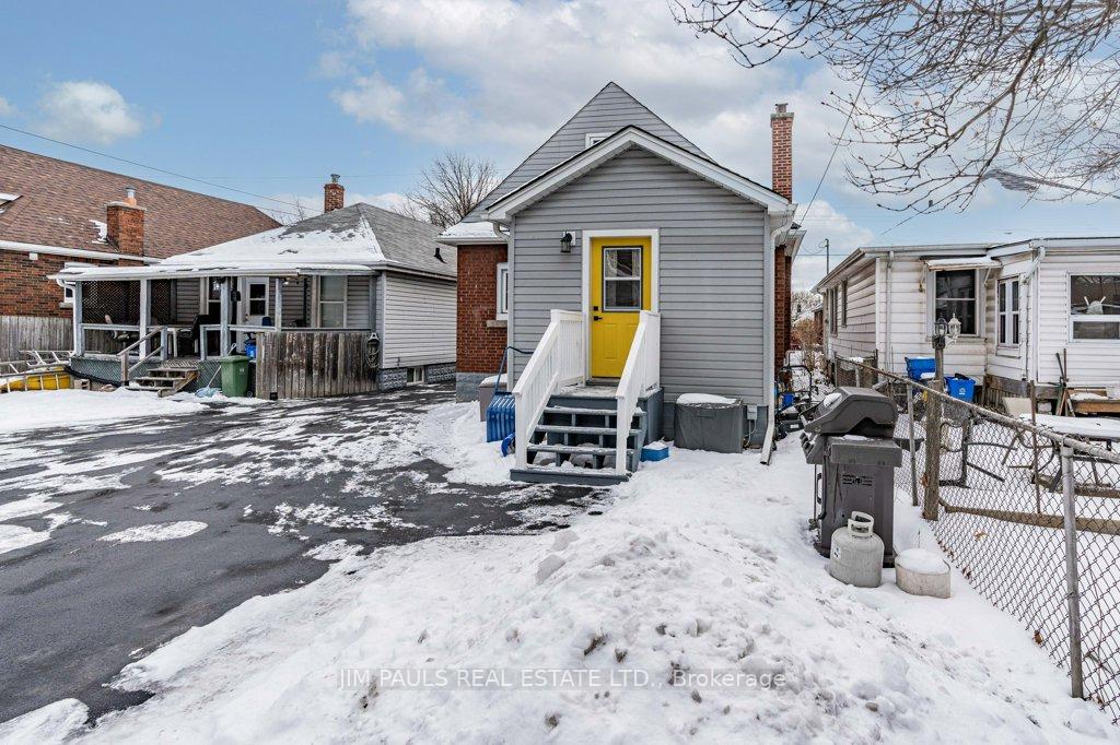 Photo 39 of 145 Weir Street N, Hamilton, Homeside — HOMEH