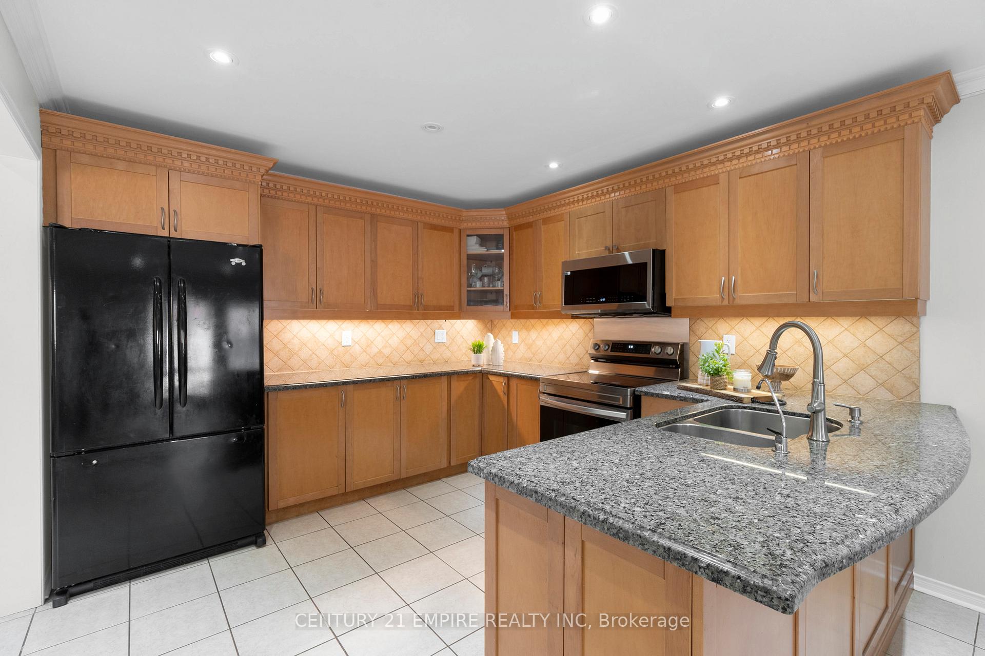 Photo 12 of 367 Edenbrook Hill Drive, Brampton, Fletcher's Meadow — HOMEH