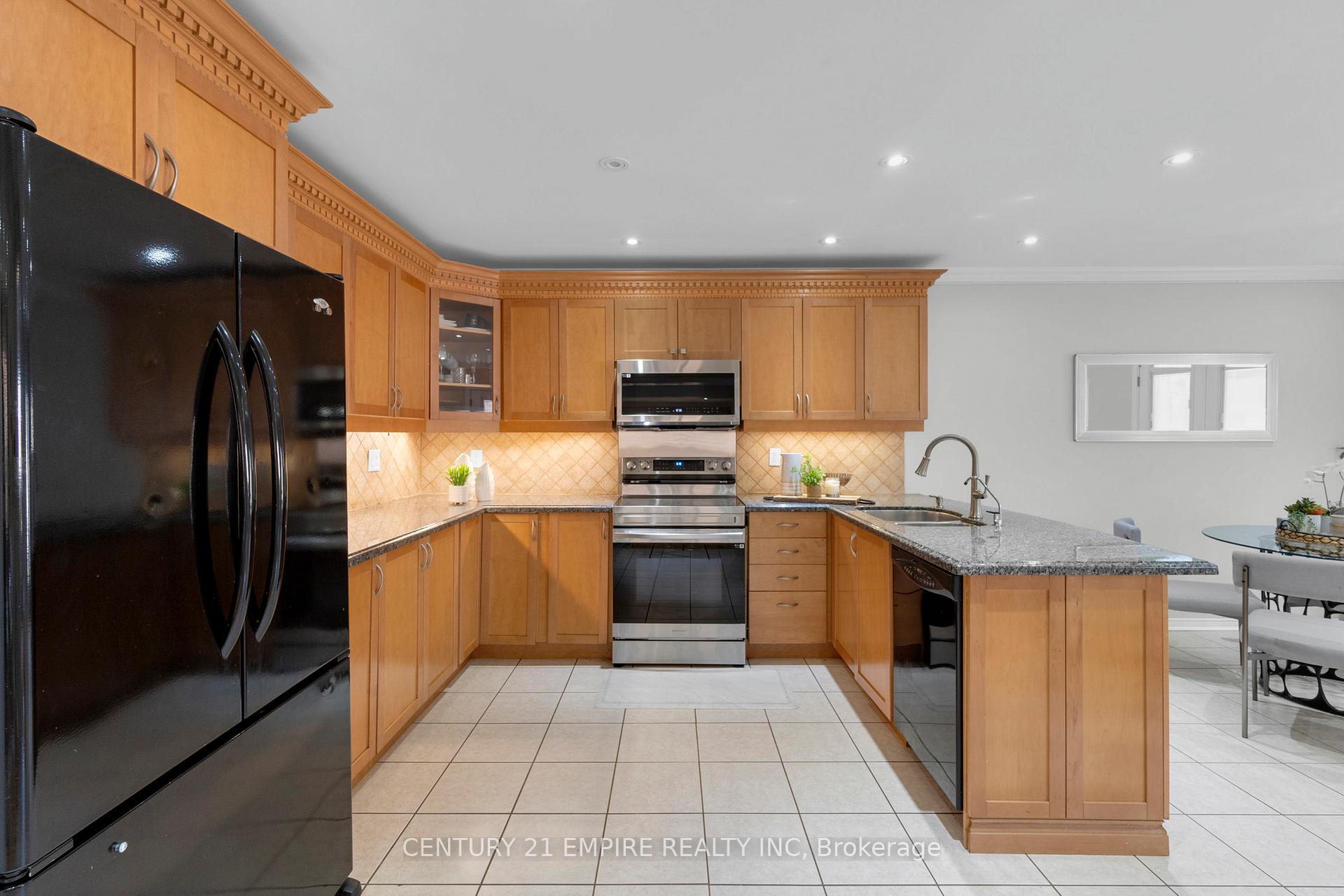 Photo 30 of 367 Edenbrook Hill Drive, Brampton, Fletcher's Meadow — HOMEH