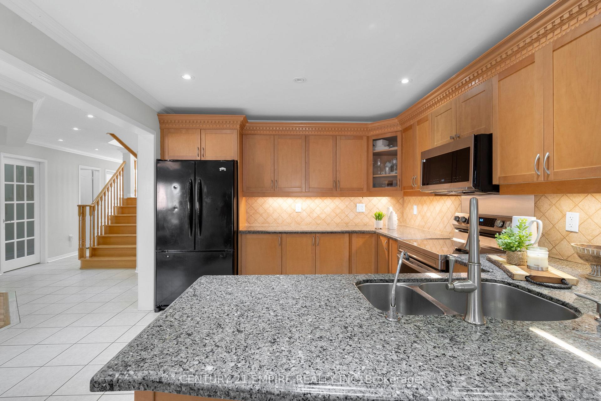 Photo 32 of 367 Edenbrook Hill Drive, Brampton, Fletcher's Meadow — HOMEH