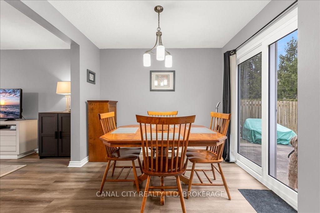 Photo 6 of 18 Oakmeadow Place, St. Catharines, Lakeshore — HOMEH