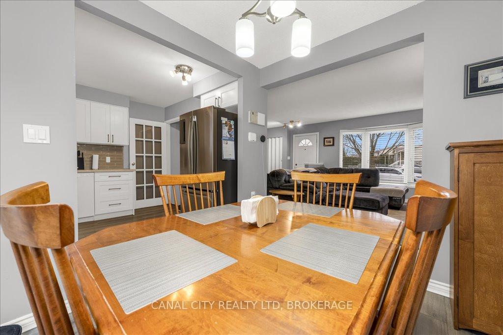 Photo 7 of 18 Oakmeadow Place, St. Catharines, Lakeshore — HOMEH