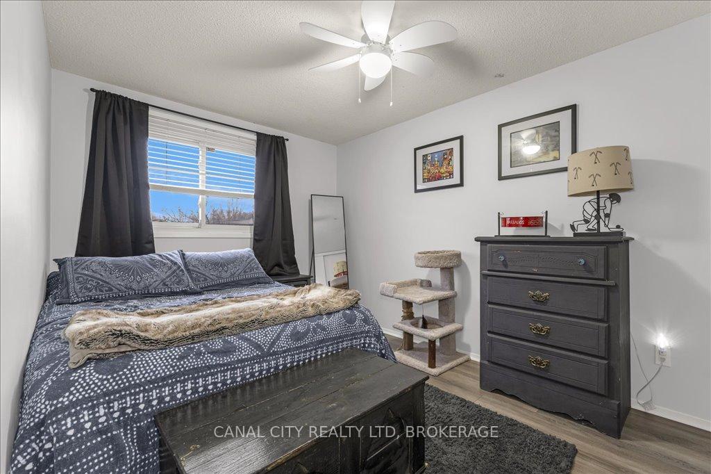 Photo 15 of 18 Oakmeadow Place, St. Catharines, Lakeshore — HOMEH