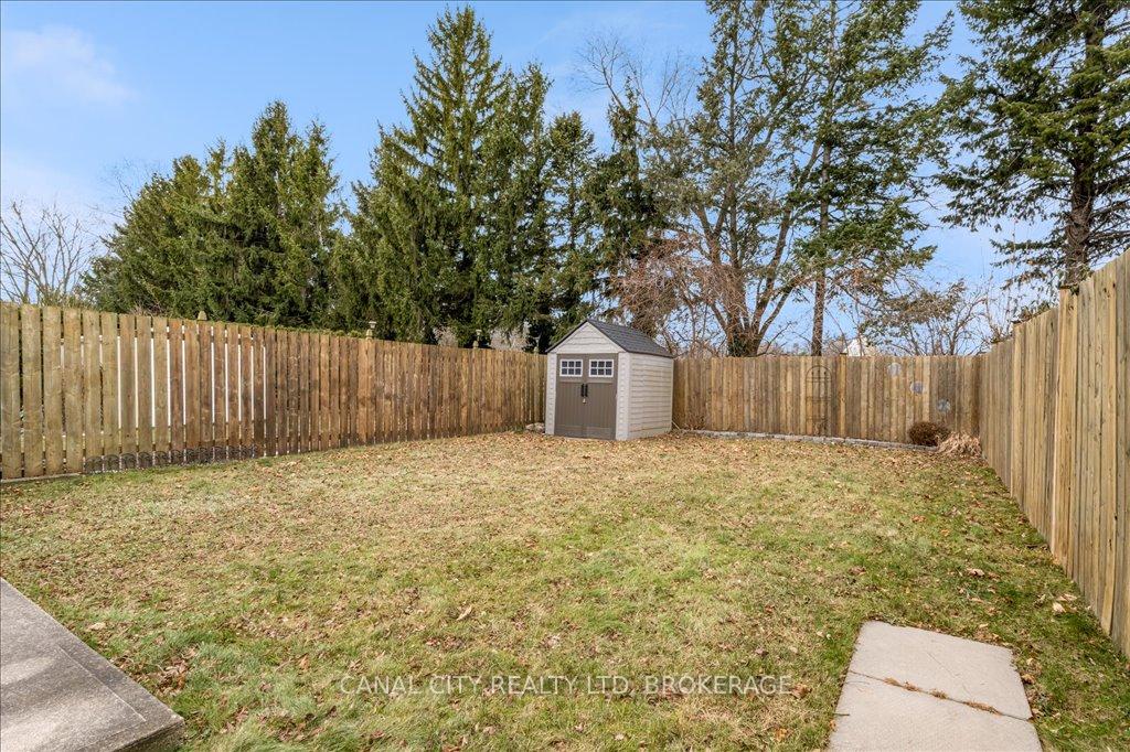 Photo 24 of 18 Oakmeadow Place, St. Catharines, Lakeshore — HOMEH