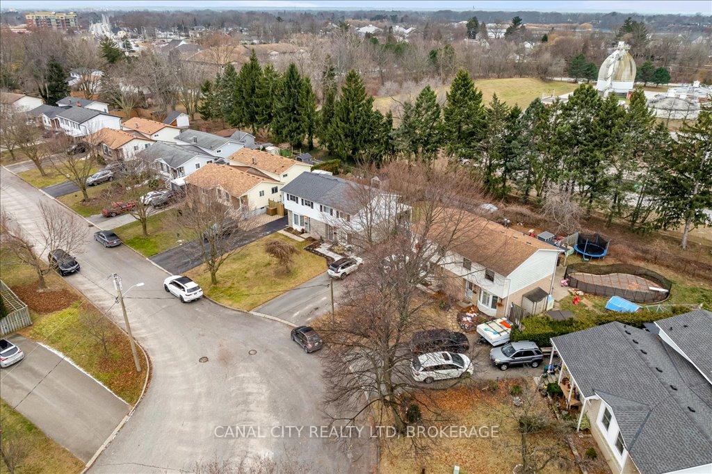 Photo 28 of 18 Oakmeadow Place, St. Catharines, Lakeshore — HOMEH