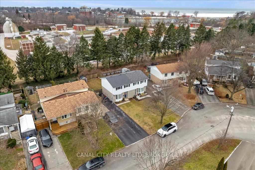 Photo 31 of 18 Oakmeadow Place, St. Catharines, Lakeshore — HOMEH