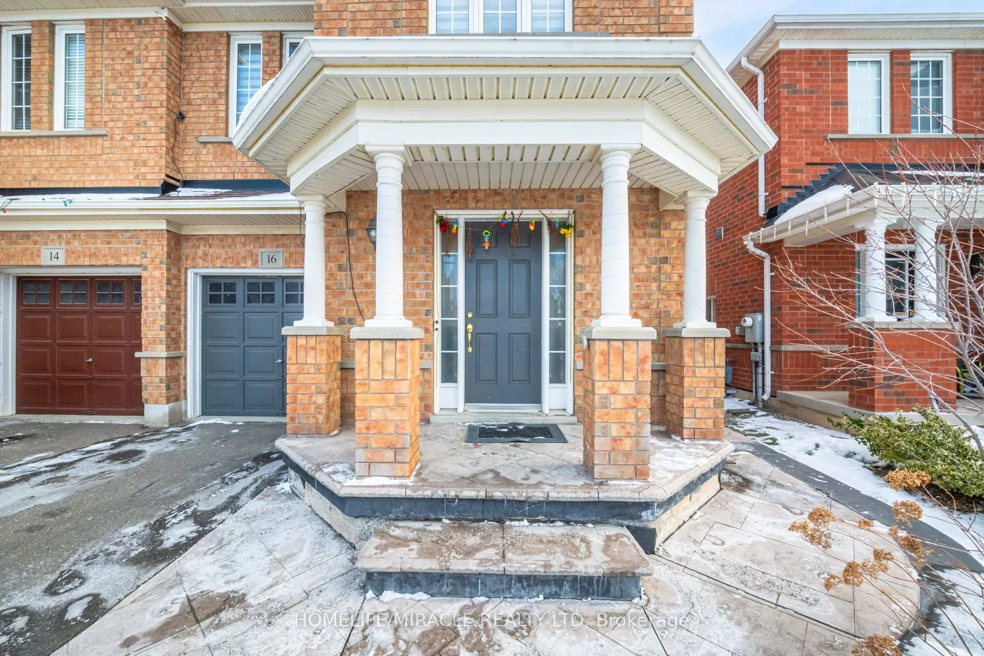Photo 2 of 16 Hollingsworth Circle, Brampton, Fletcher's Meadow — HOMEH