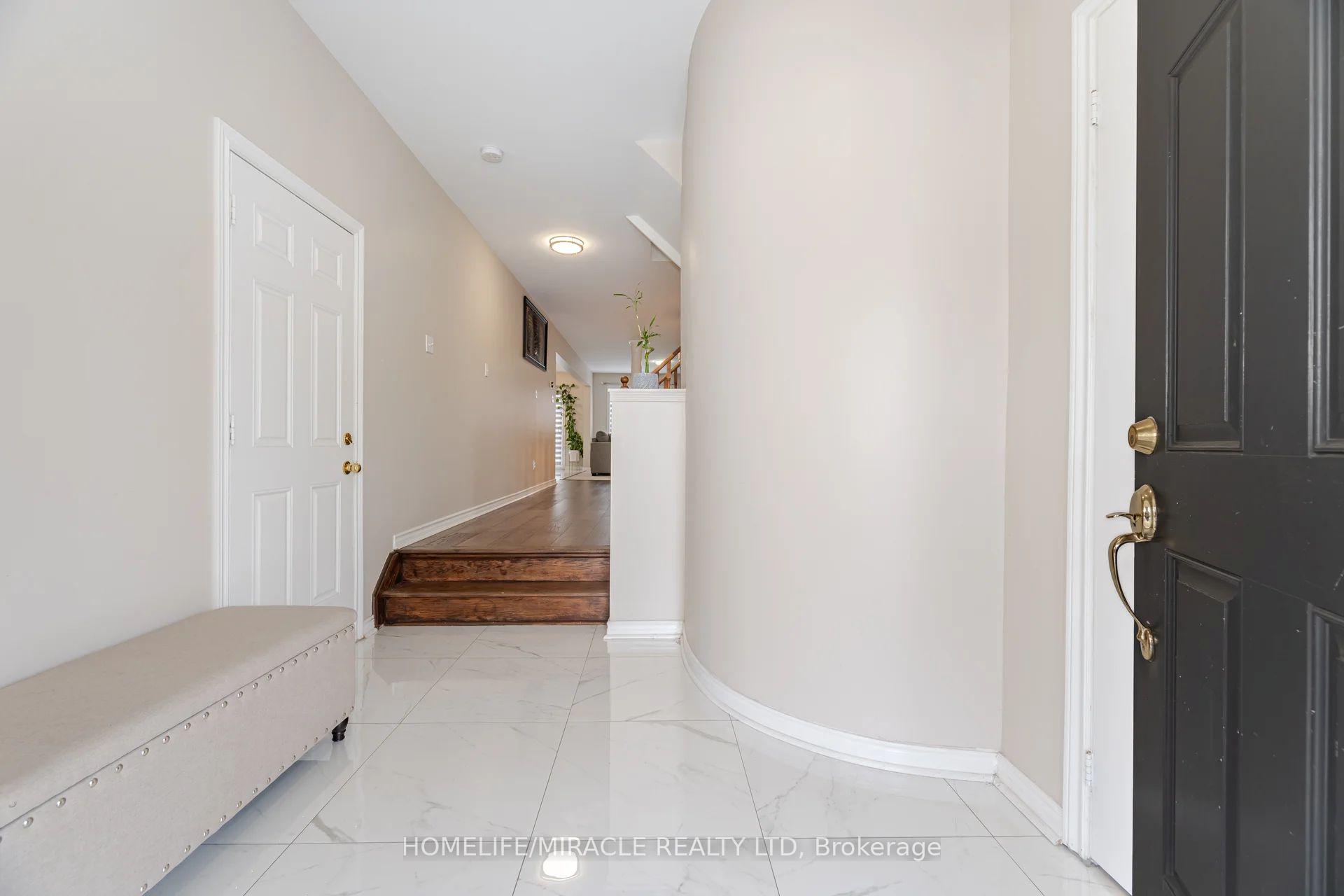 Photo 4 of 16 Hollingsworth Circle, Brampton, Fletcher's Meadow — HOMEH