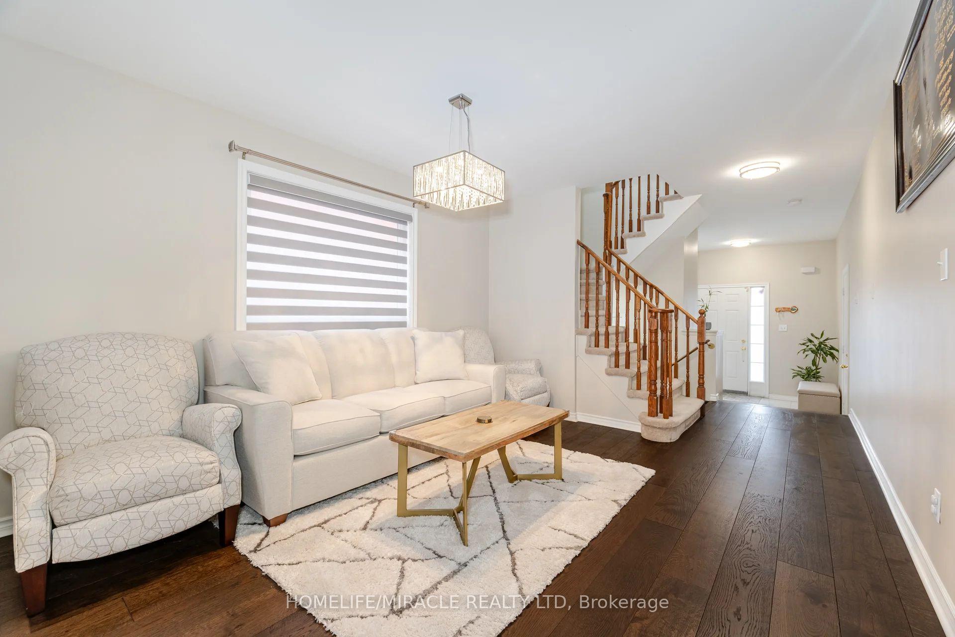Photo 5 of 16 Hollingsworth Circle, Brampton, Fletcher's Meadow — HOMEH