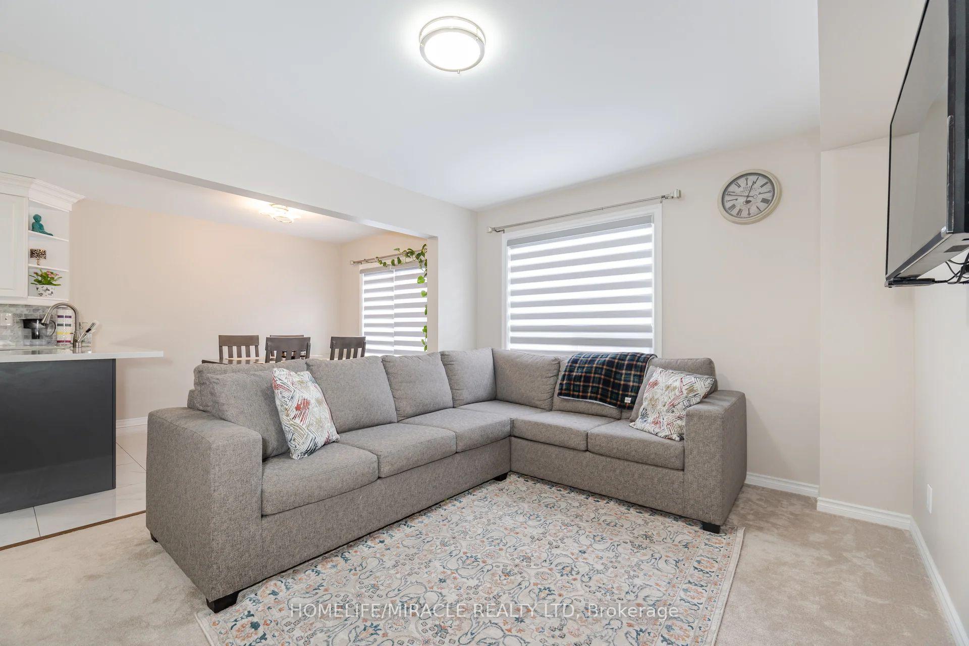 Photo 9 of 16 Hollingsworth Circle, Brampton, Fletcher's Meadow — HOMEH