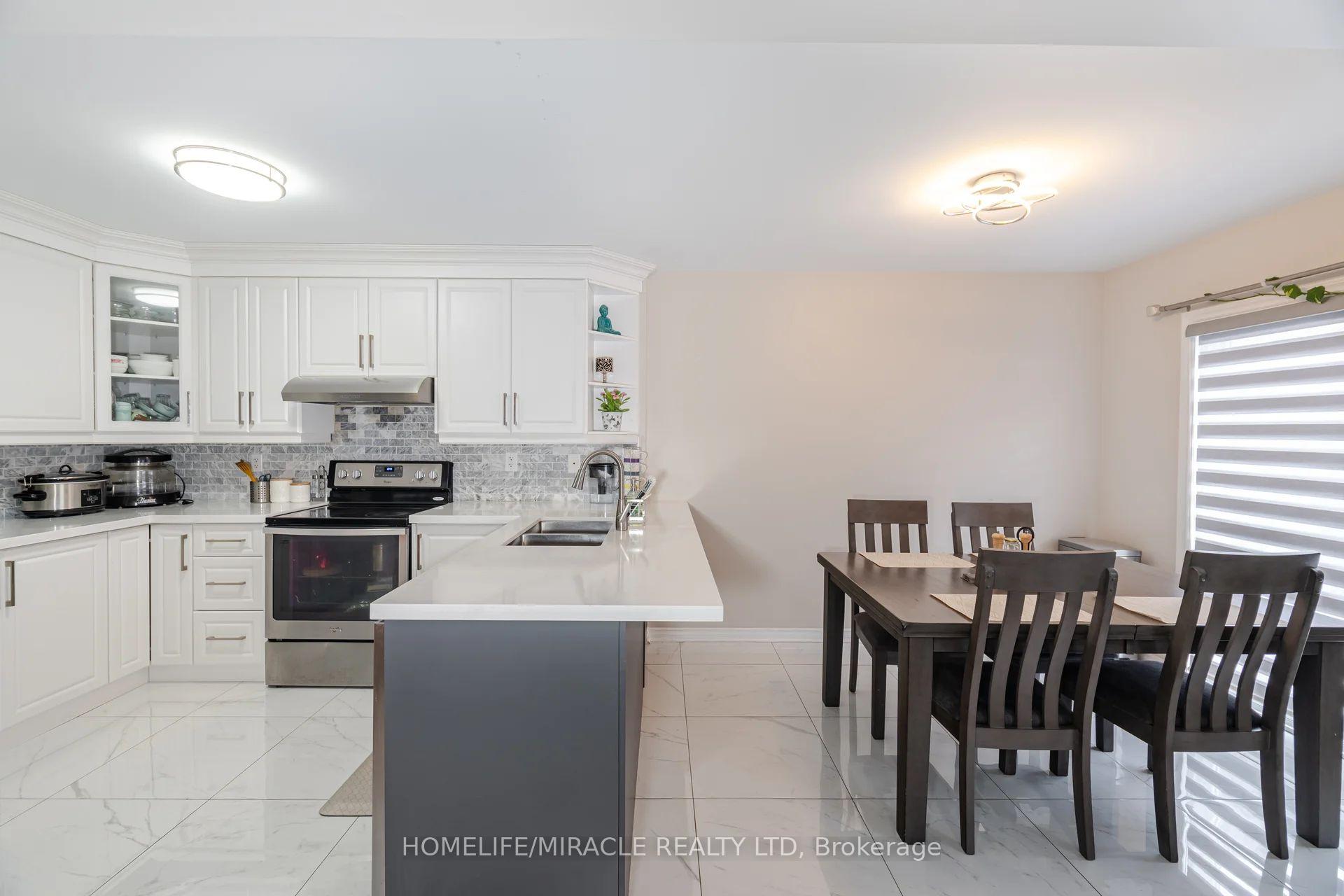 Photo 10 of 16 Hollingsworth Circle, Brampton, Fletcher's Meadow — HOMEH