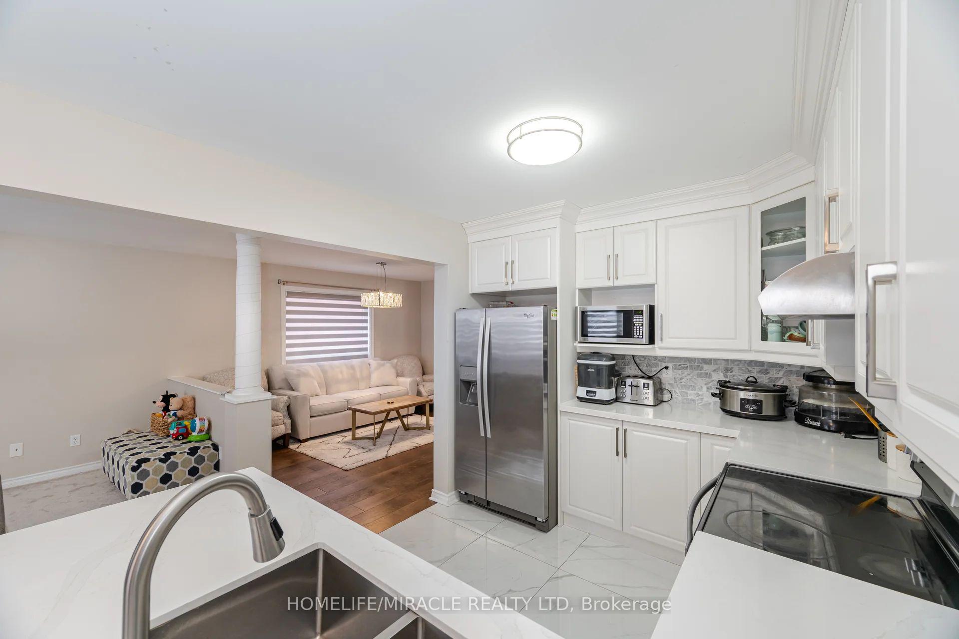 Photo 15 of 16 Hollingsworth Circle, Brampton, Fletcher's Meadow — HOMEH