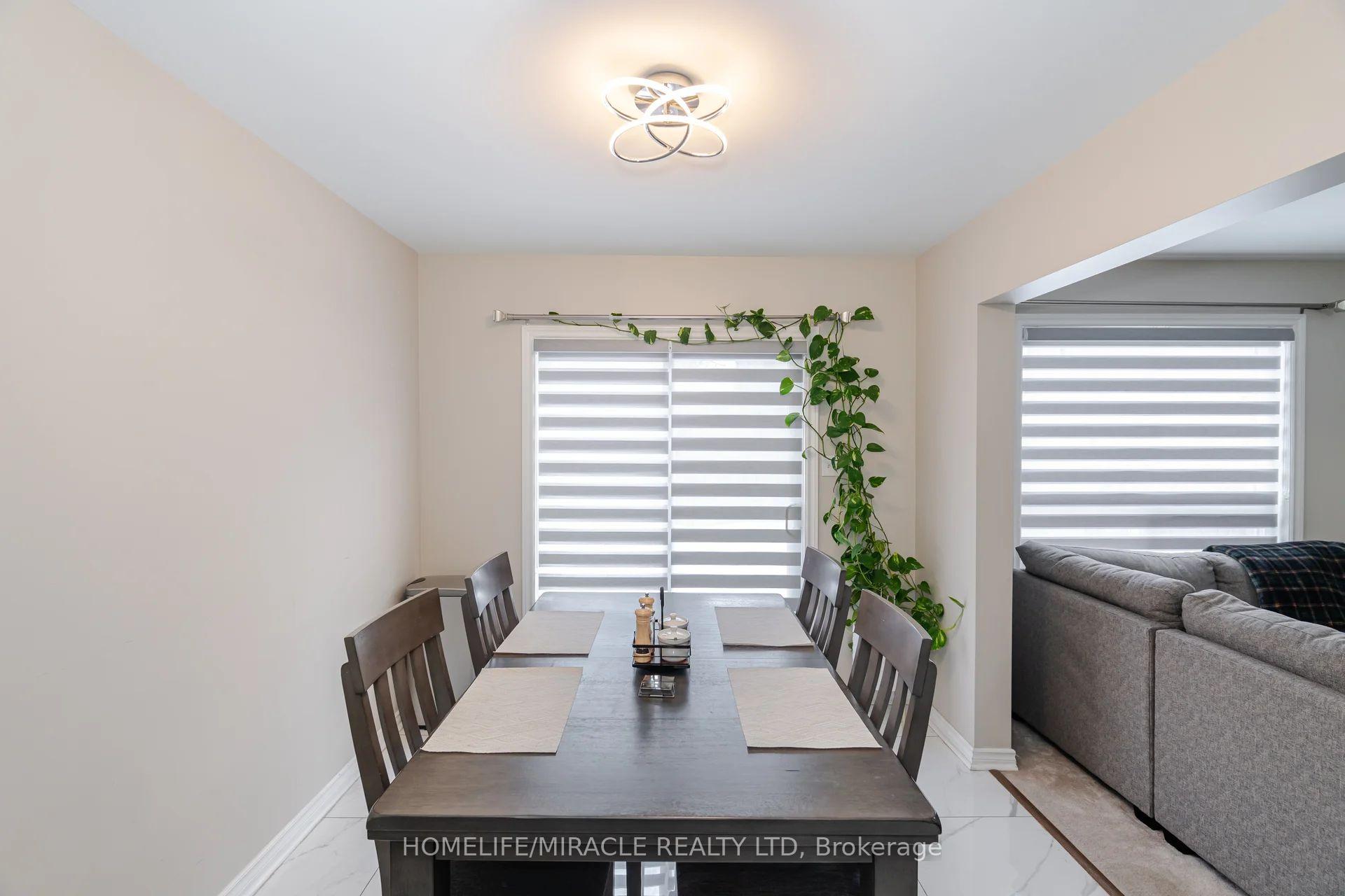 Photo 17 of 16 Hollingsworth Circle, Brampton, Fletcher's Meadow — HOMEH