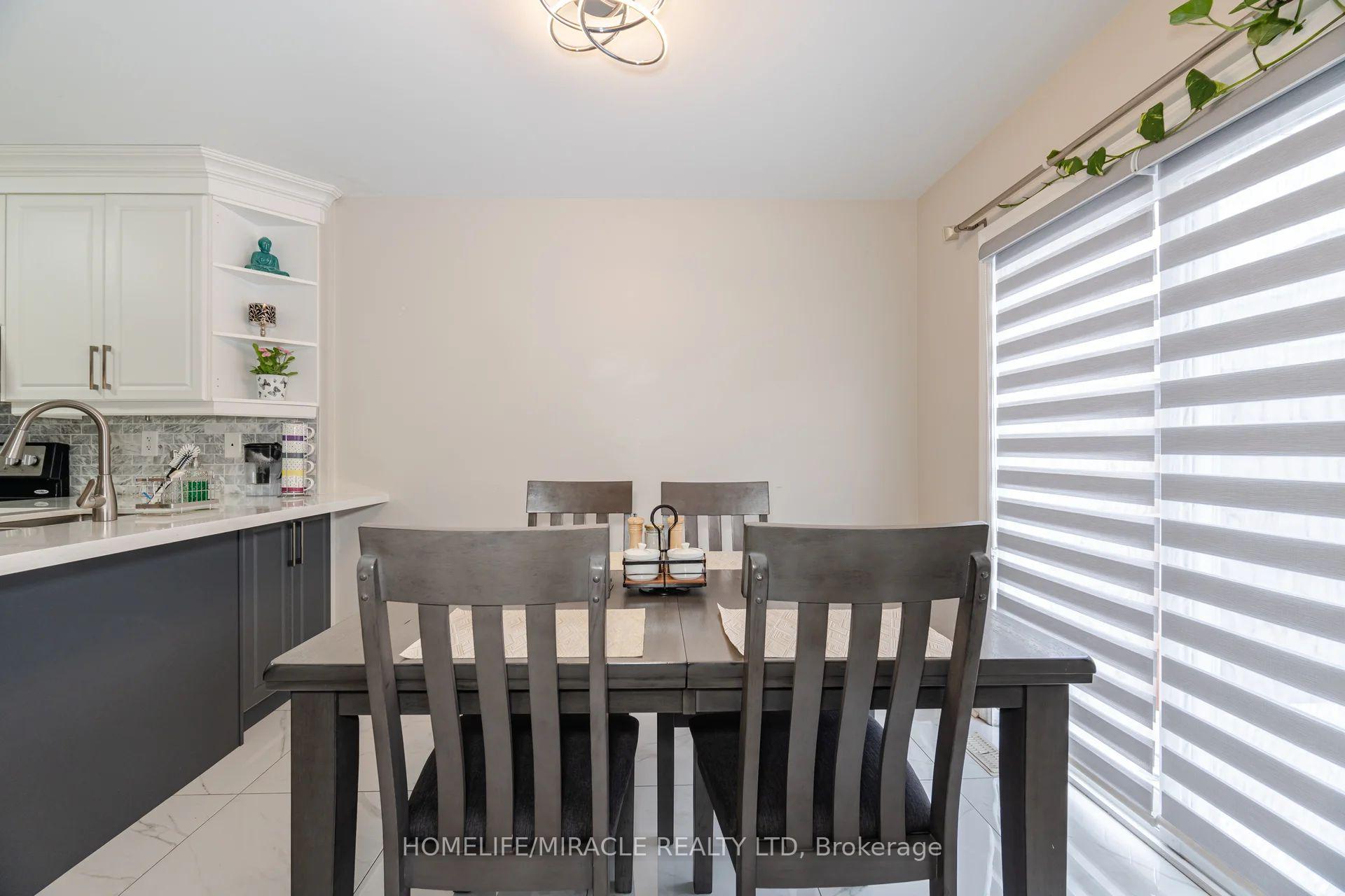 Photo 18 of 16 Hollingsworth Circle, Brampton, Fletcher's Meadow — HOMEH